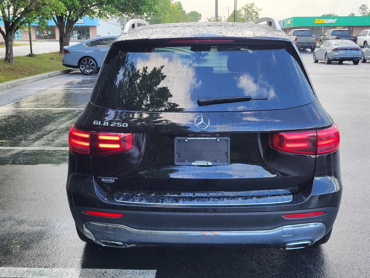 Used 2025 Mercedes-Benz GLB 250 image 3