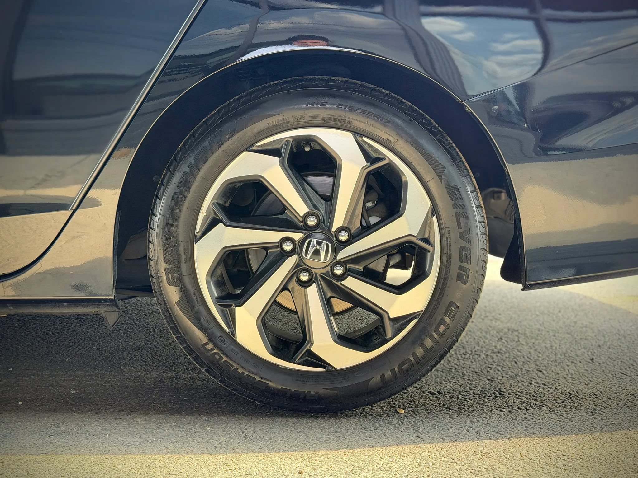 Used 2017 Honda Accord EX image 25