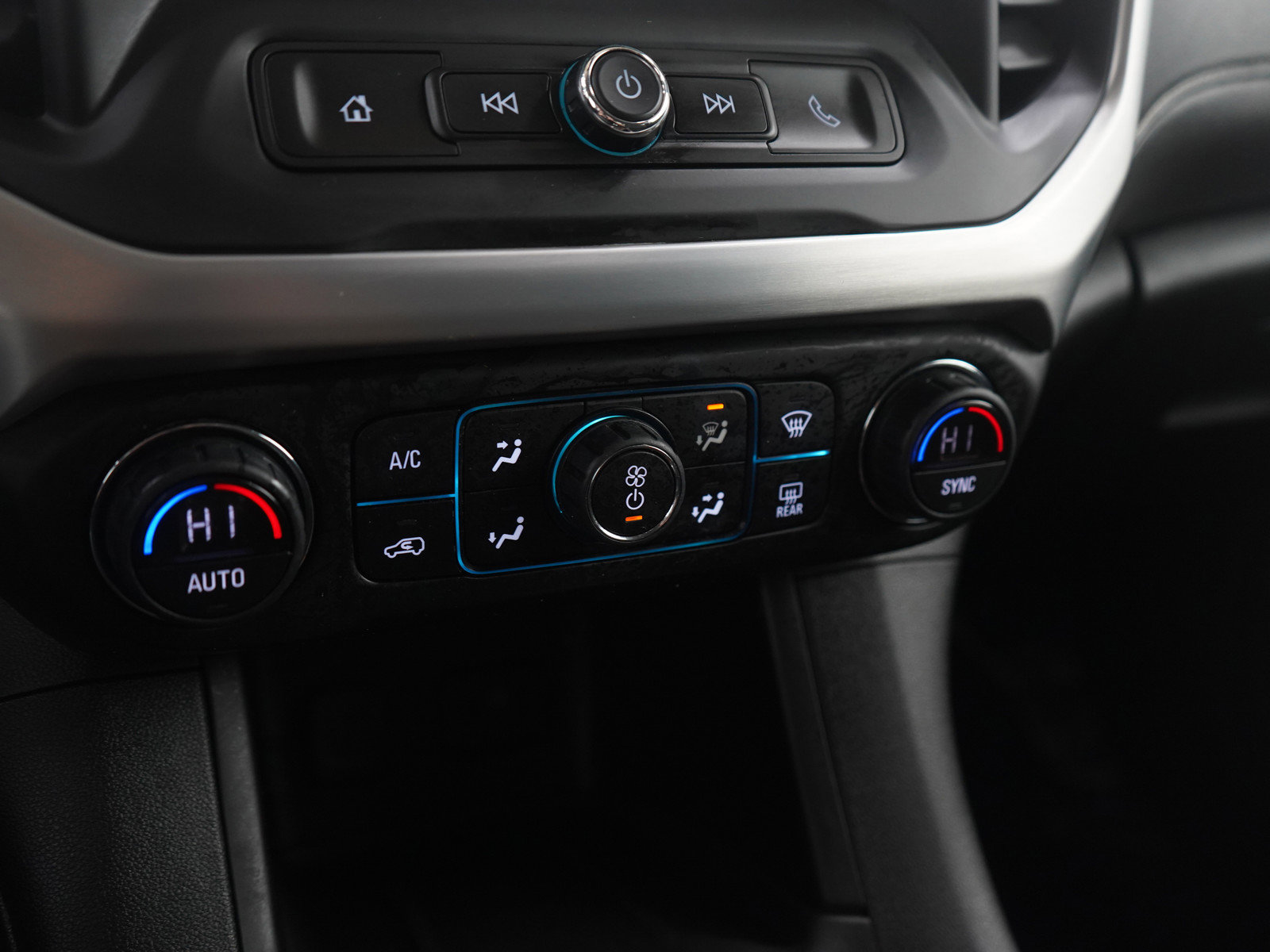 Used 2019 GMC Acadia SLE image 24