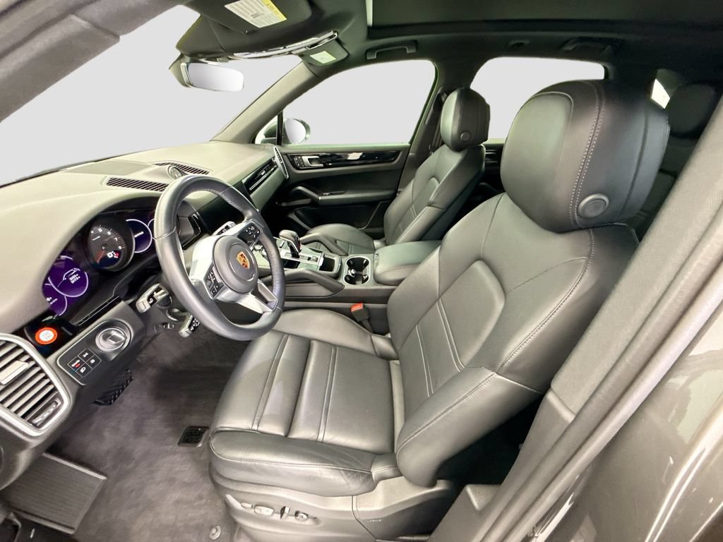 Used 2022 Porsche Cayenne AWD/4WD image 18