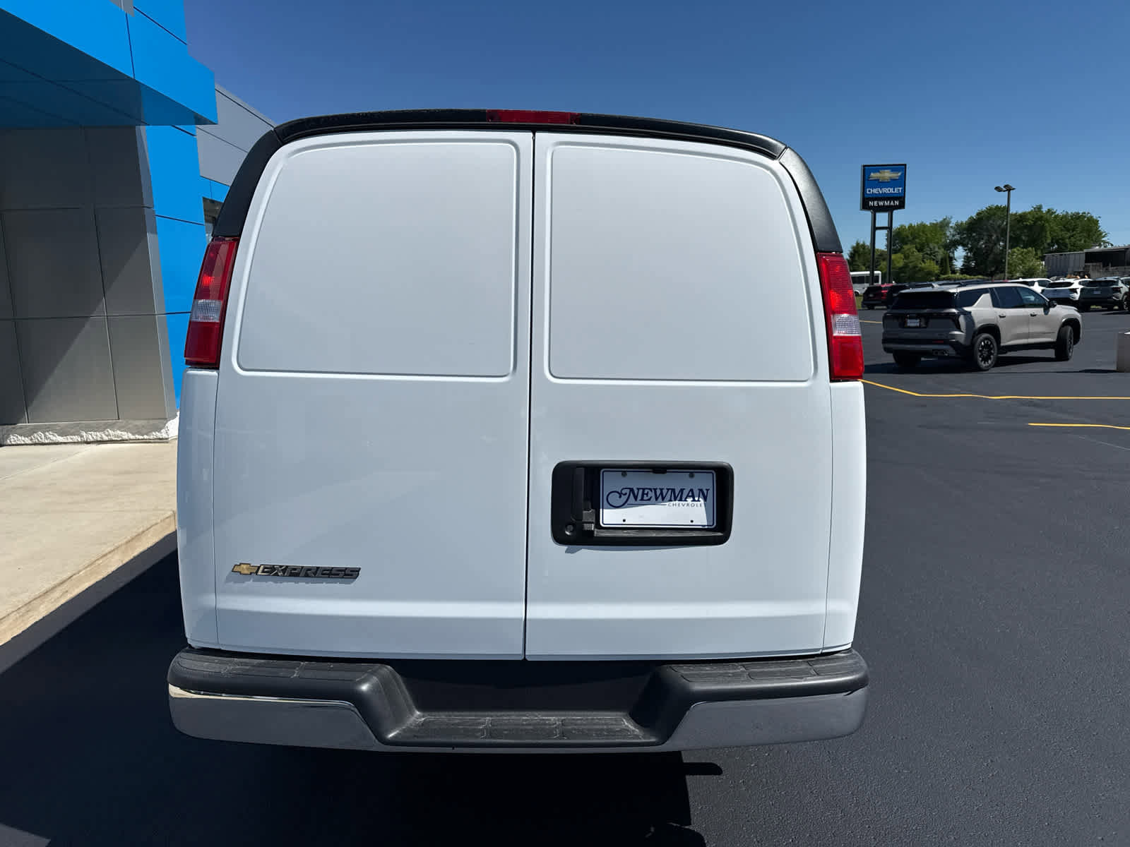 New 2026 Chevrolet Express 3500 w/ Driver Convenience Package RWD image 9