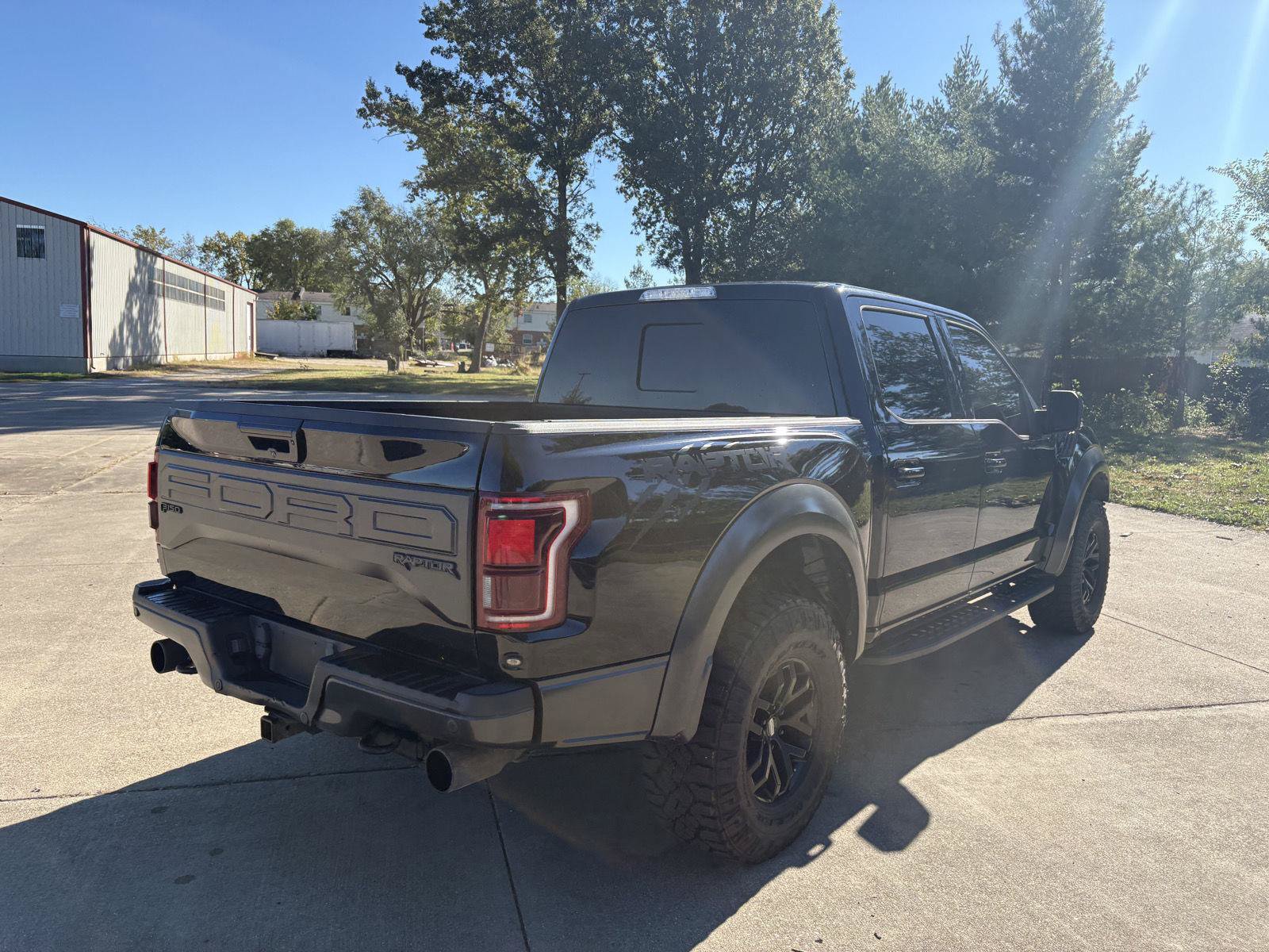 Used 2017 Ford F150 Raptor w/ Equipment Group 802A Luxury AWD/4WD image 8