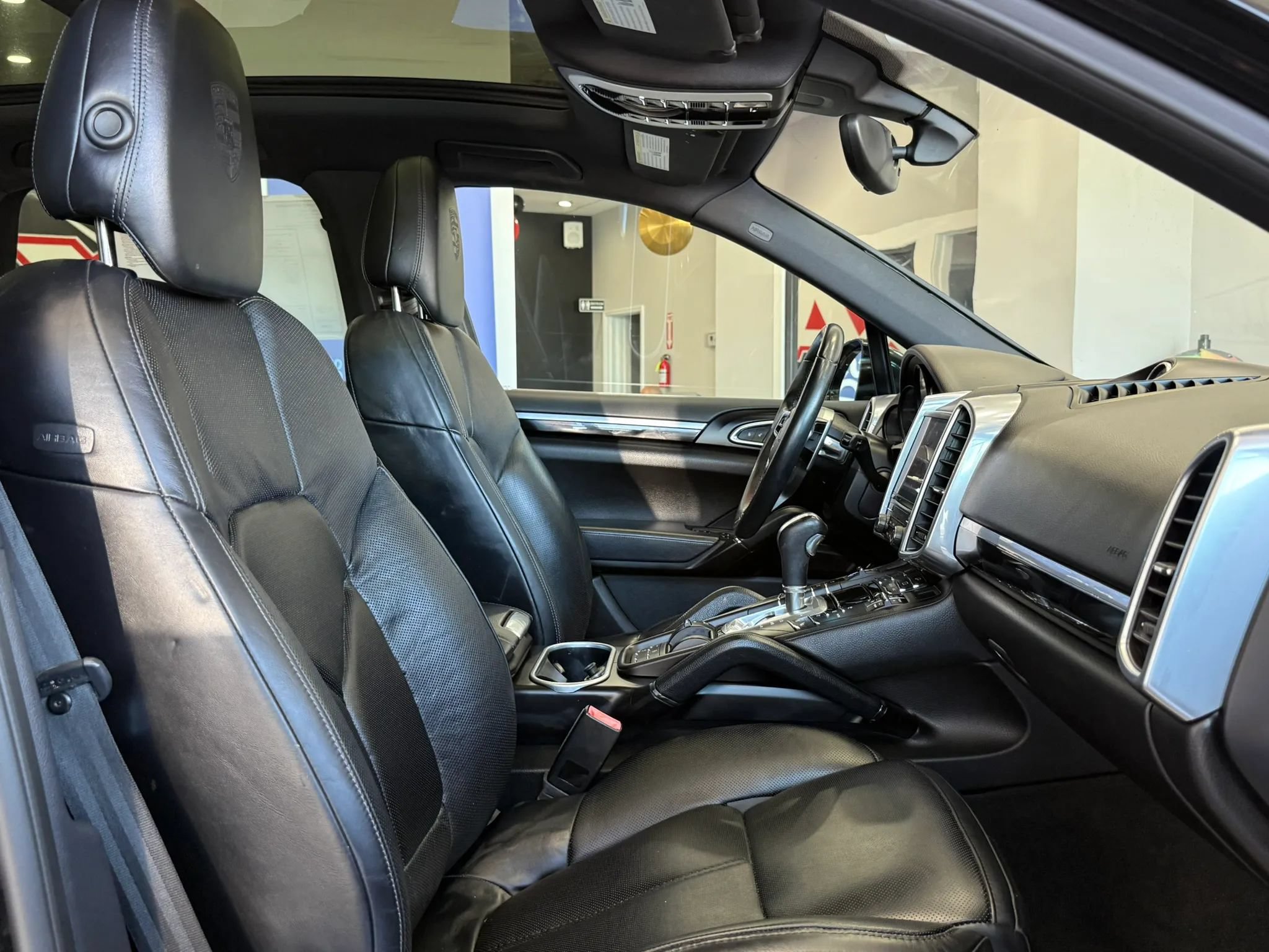 Used 2017 Porsche Cayenne Platinum Edition AWD/4WD image 59