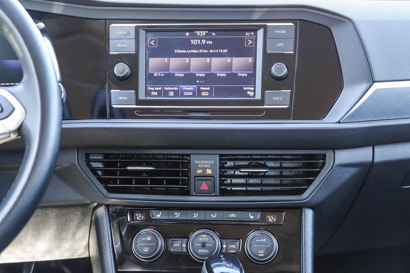 Used 2024 Volkswagen Jetta SE FWD image 14