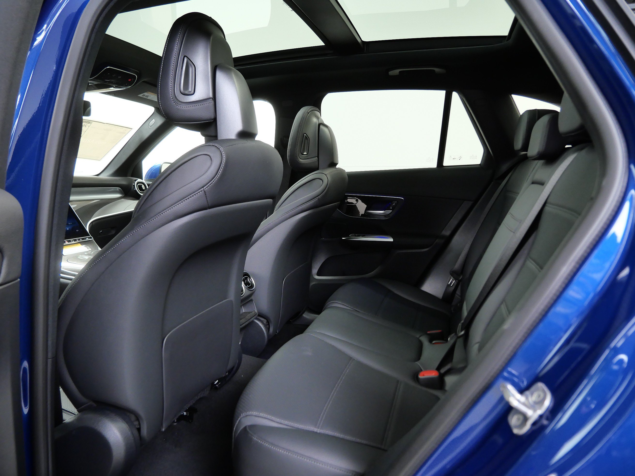 New 2026 Mercedes-Benz GLC 300 4MATIC image 9
