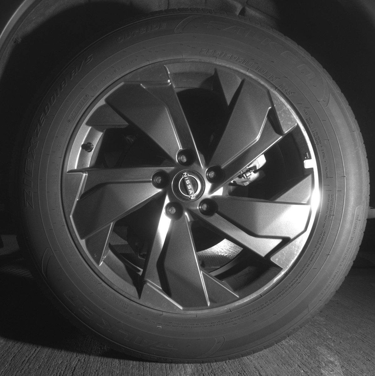 Used 2025 Nissan Rogue SV image 14