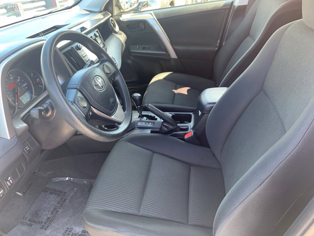 Used 2016 Toyota RAV4 LE AWD/4WD image 14