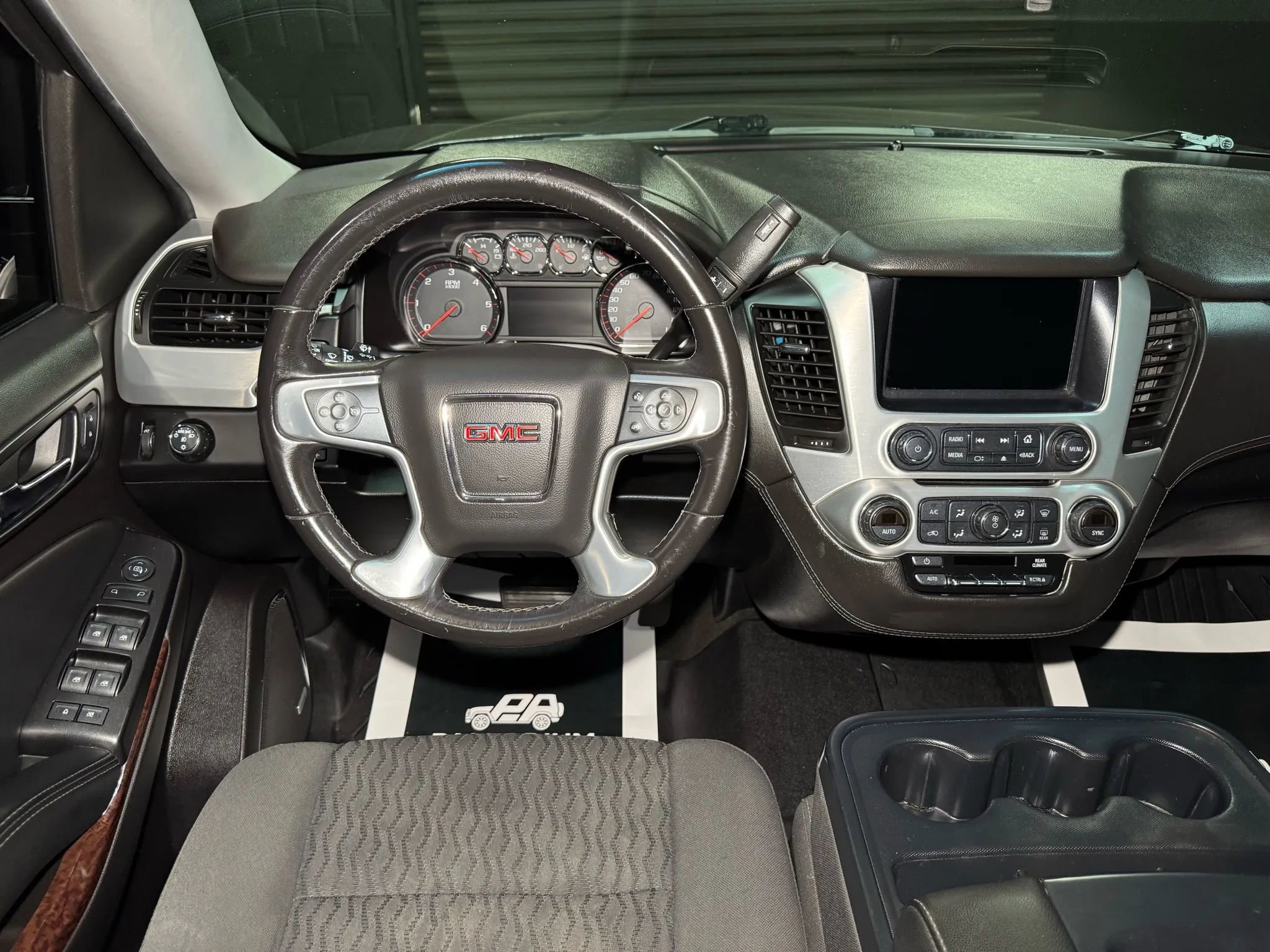 Used 2016 GMC Yukon SLE w/ HD Trailering Package image 34