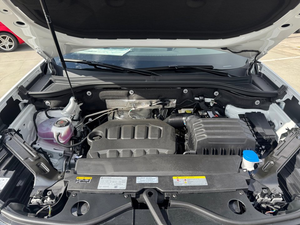 New 2026 Volkswagen Atlas Cross Sport SE image 16