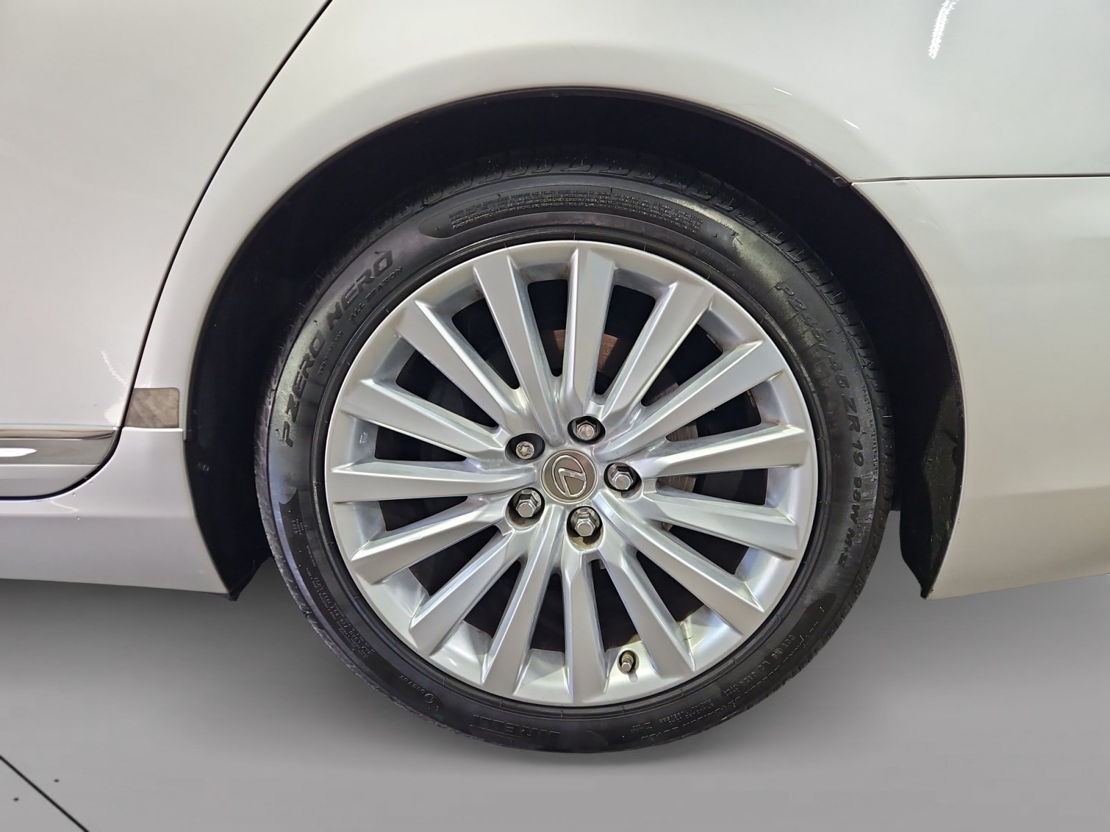 Used 2014 Lexus LS 460 w/ Comfort Package RWD image 15