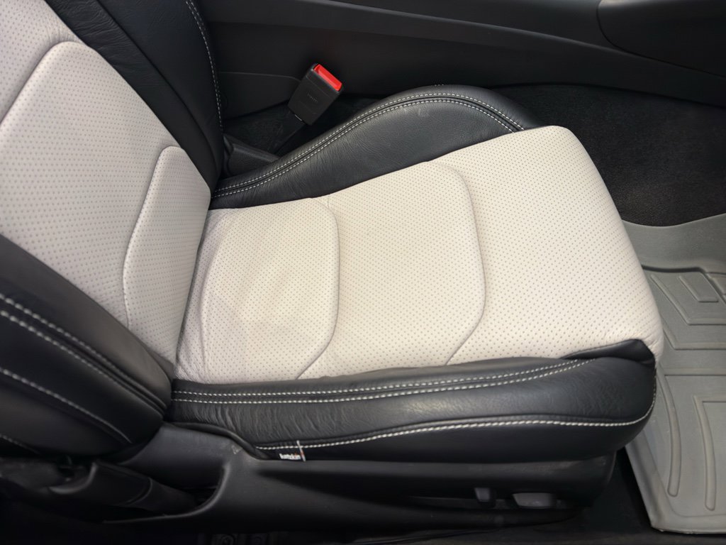 Used 2024 Chevrolet Camaro LT w/ RS Package image 23