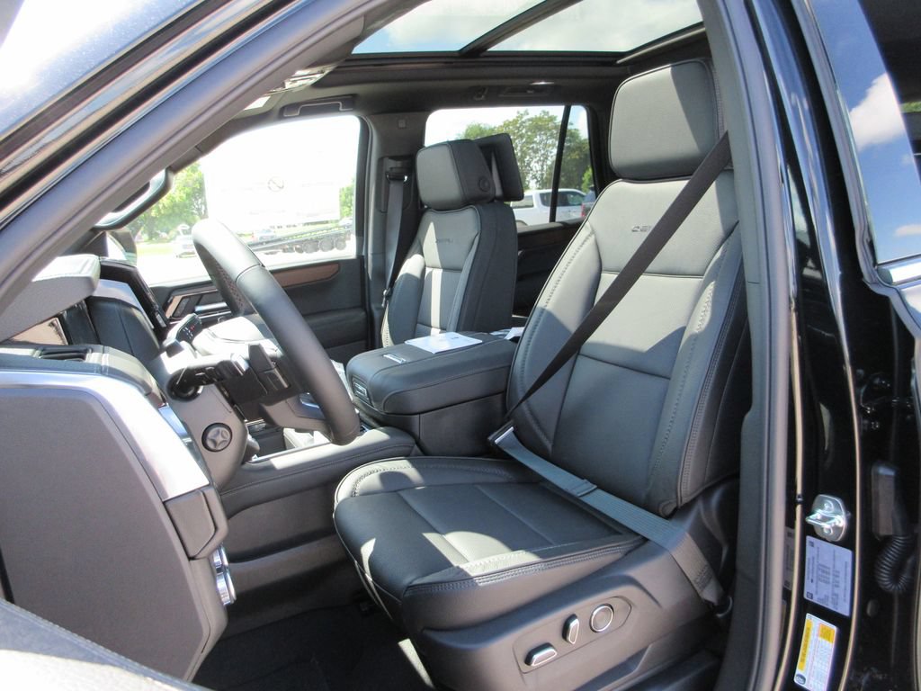 New 2026 GMC Yukon Denali w/ Denali Reserve Package AWD/4WD image 9