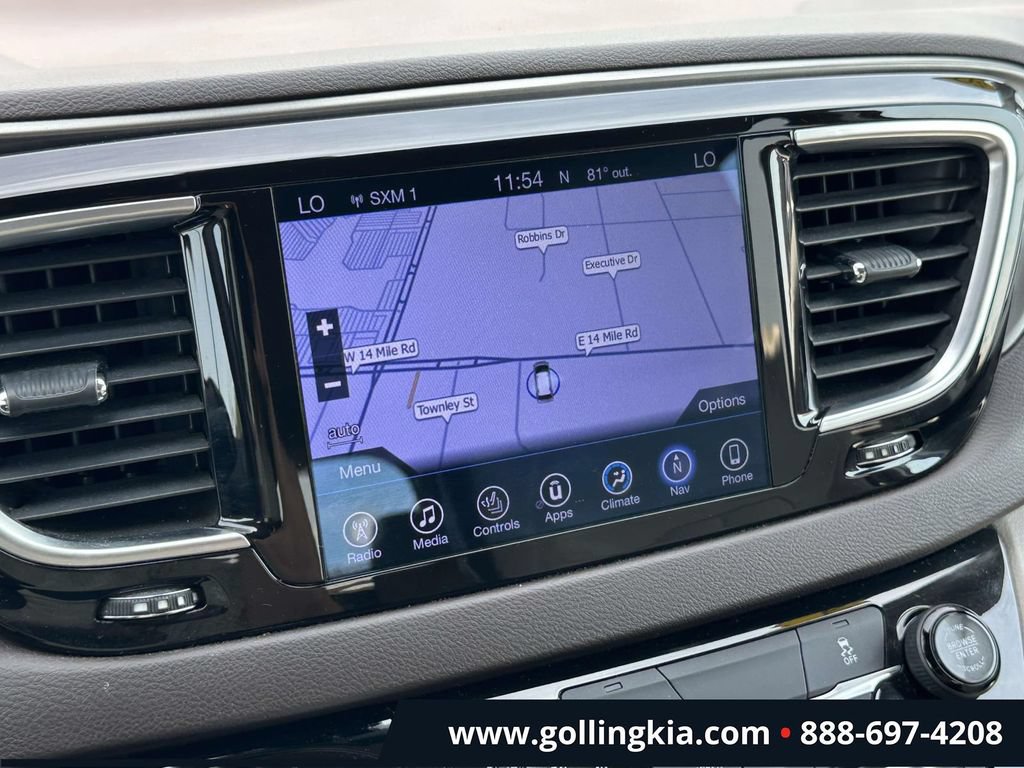 Used 2017 Chrysler Pacifica Touring-L Plus FWD image 22