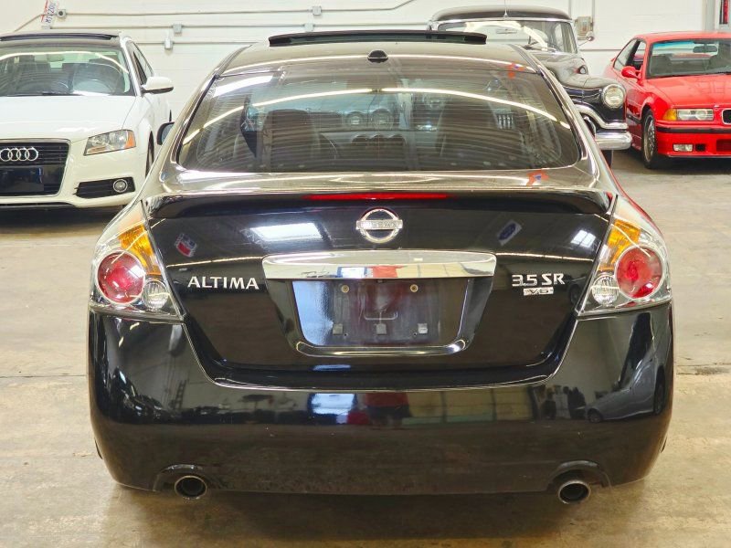 Used 2010 Nissan Altima 3.5 SR w/ Premium Pkg FWD image 18