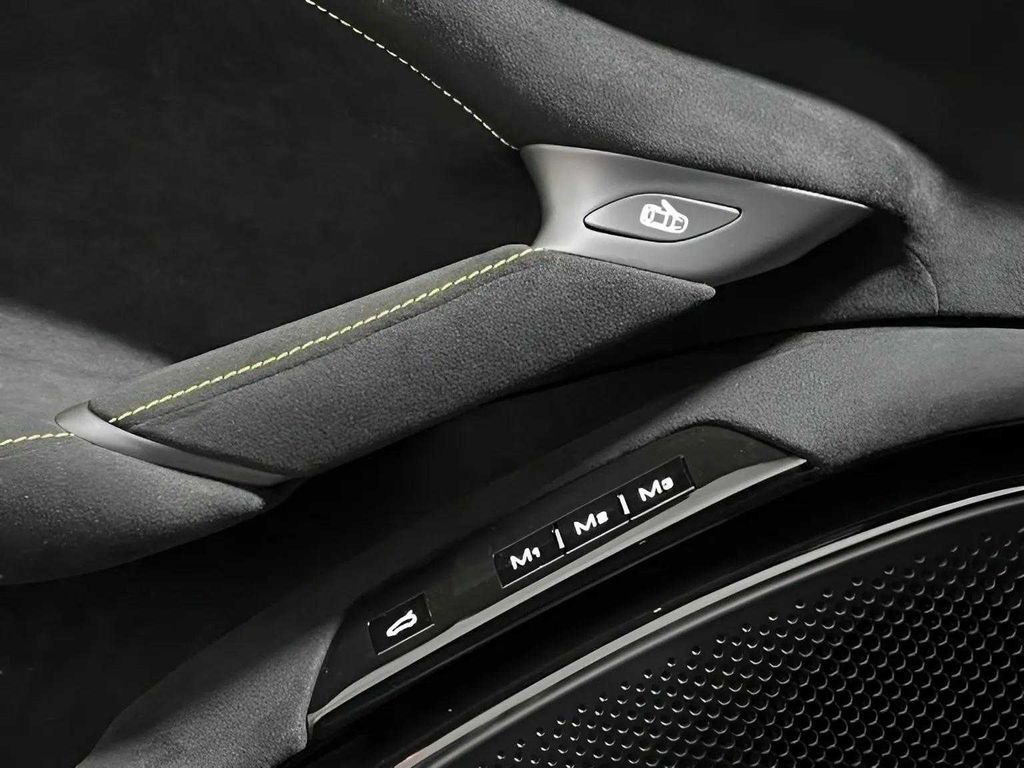 Used 2024 Ferrari Roma Spider image 11