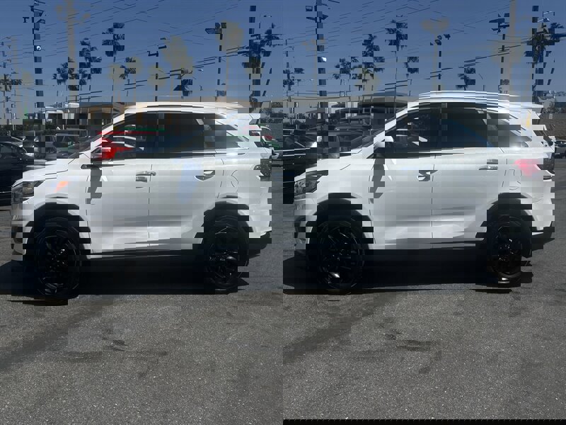 Used 2018 Kia Sorento LX w/ LX V6 Convenience Package image 13