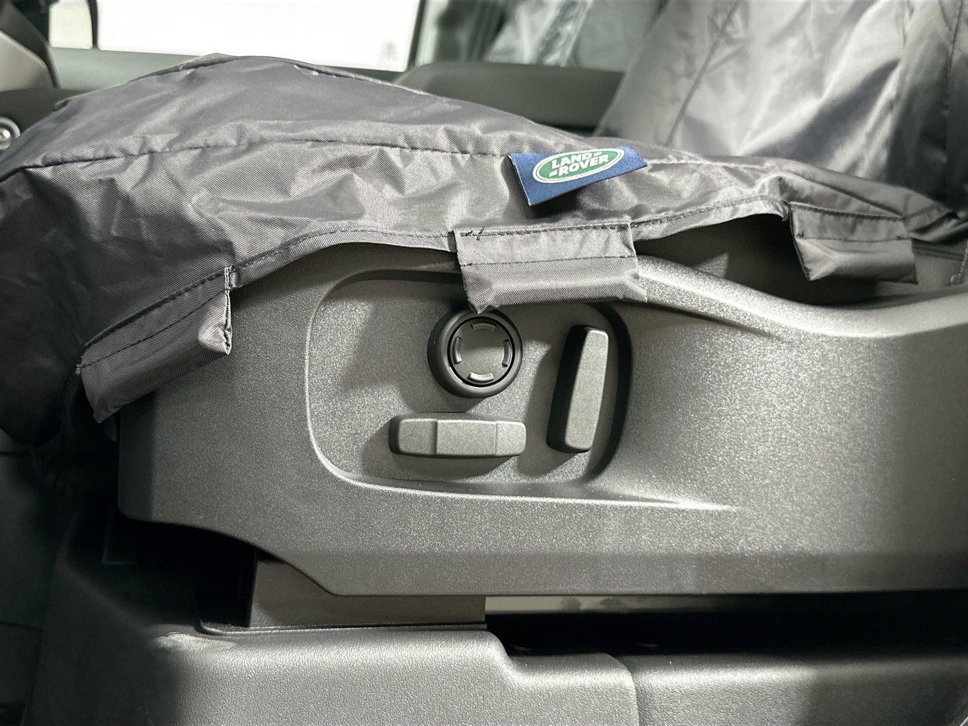 Used 2024 Land Rover Defender 110 S image 16