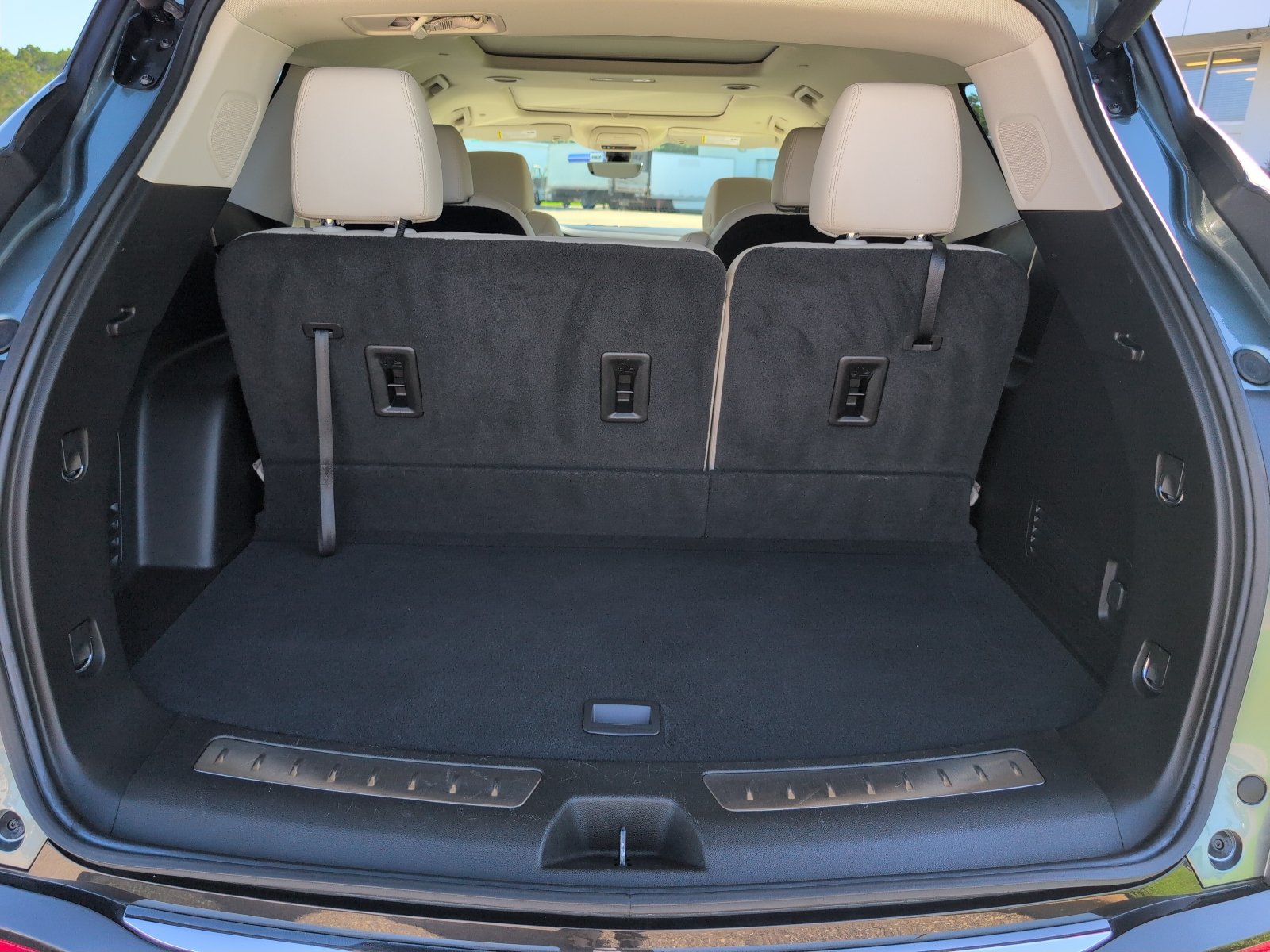 Used 2023 Buick Enclave Premium w/ Experience Buick Package FWD image 5