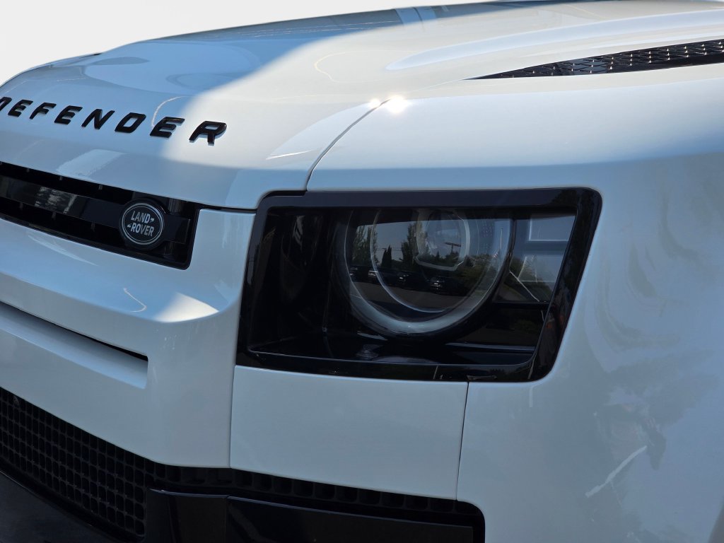 New 2026 Land Rover Defender 130 X-Dynamic SE AWD/4WD image 33