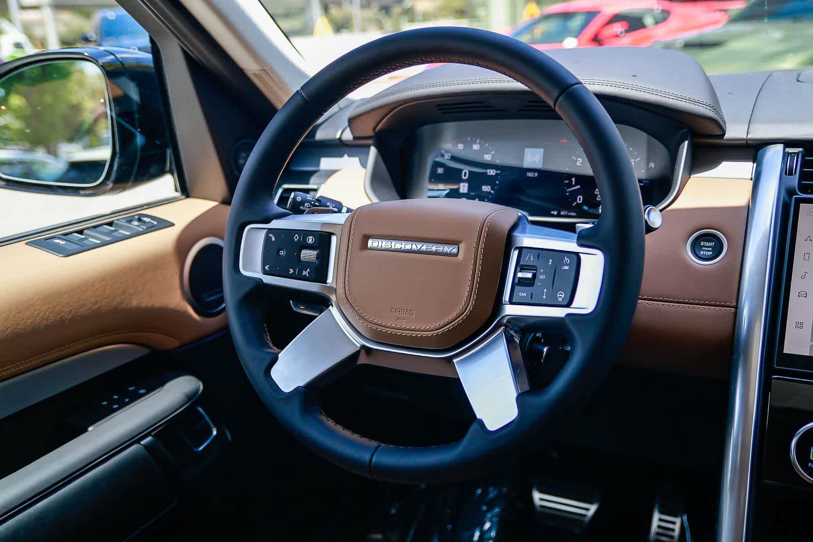 New 2026 Land Rover Discovery Limited Edition AWD/4WD image 15