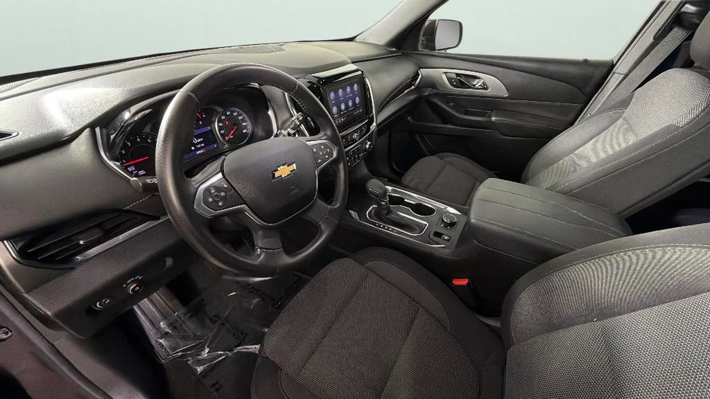 Used 2022 Chevrolet Traverse LT FWD image 18