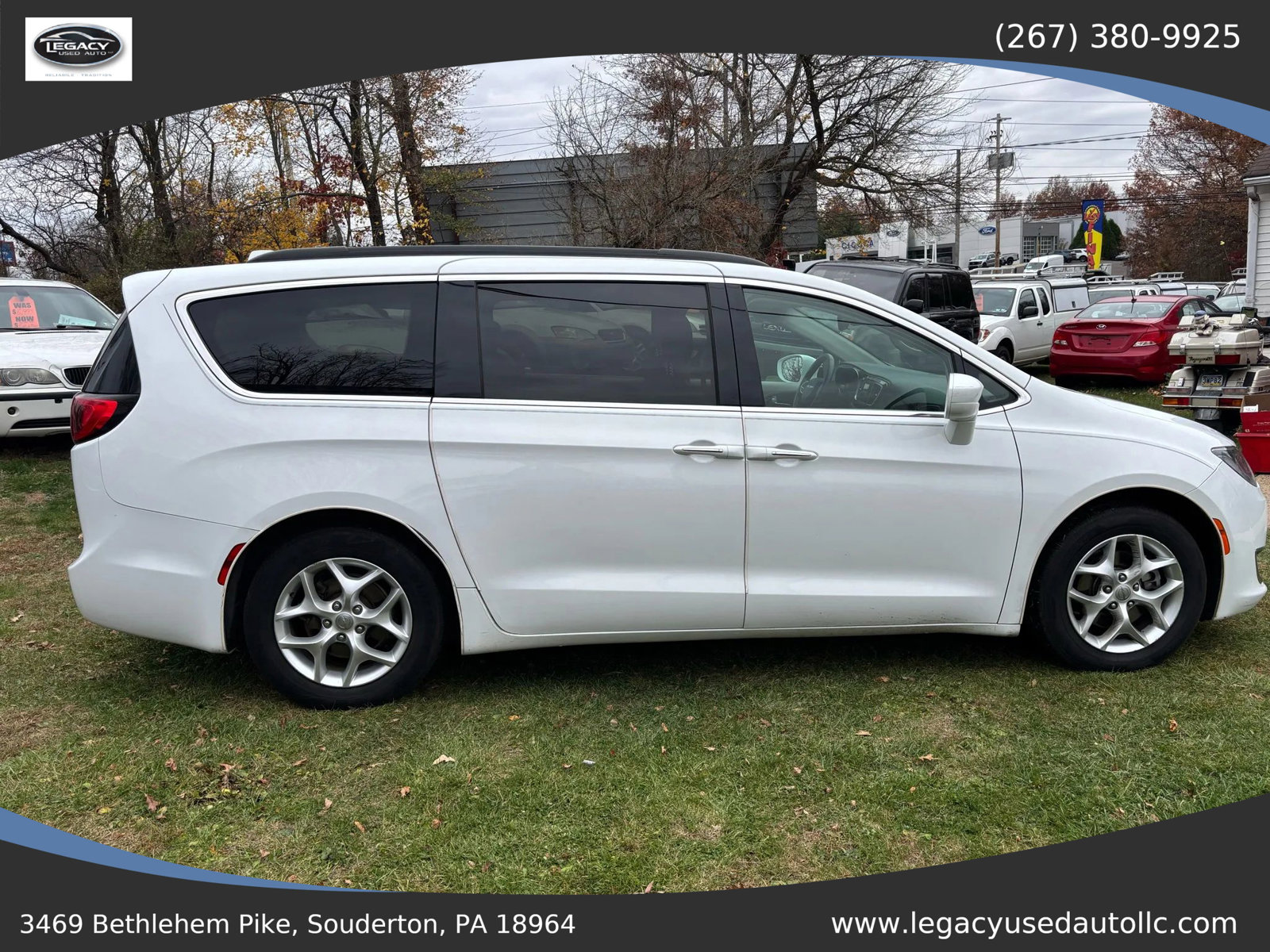 Used 2018 Chrysler Pacifica Touring Plus w/ Tire & Wheel Group image 4