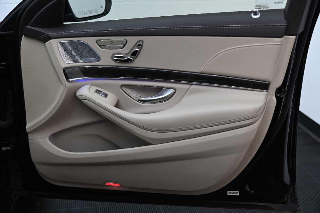 Used 2016 Mercedes-Benz S 550 Sedan image 17