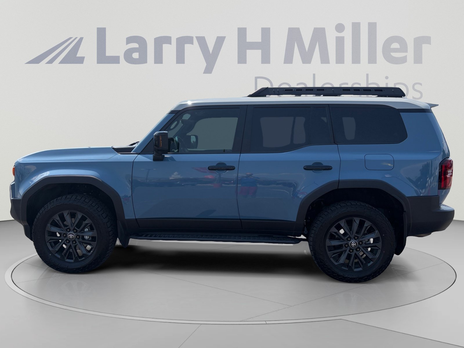 Used 2025 Toyota Land Cruiser w/ Premium Package AWD/4WD image 2