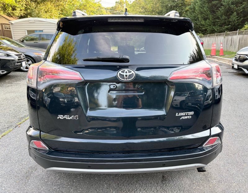 Used 2017 Toyota RAV4 Limited AWD/4WD image 6