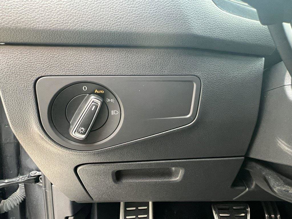 Used 2024 Volkswagen Tiguan SE R-Line image 21