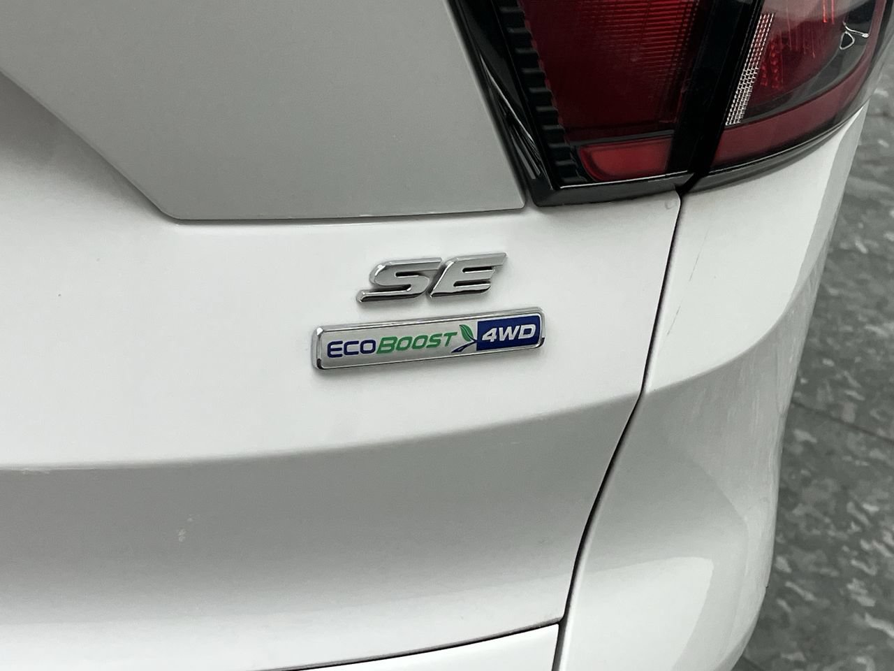 Used 2017 Ford Escape SE AWD/4WD image 26