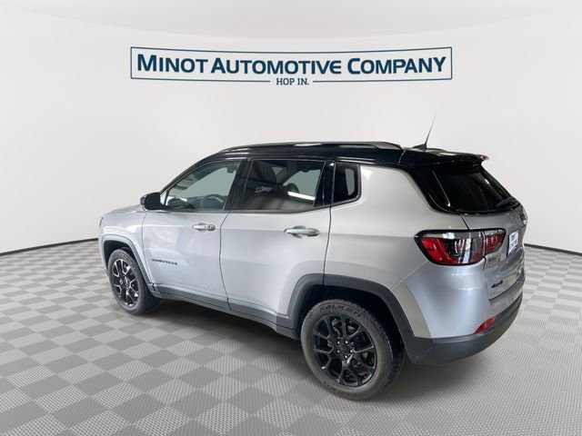 Used 2023 Jeep Compass Latitude AWD/4WD image 6