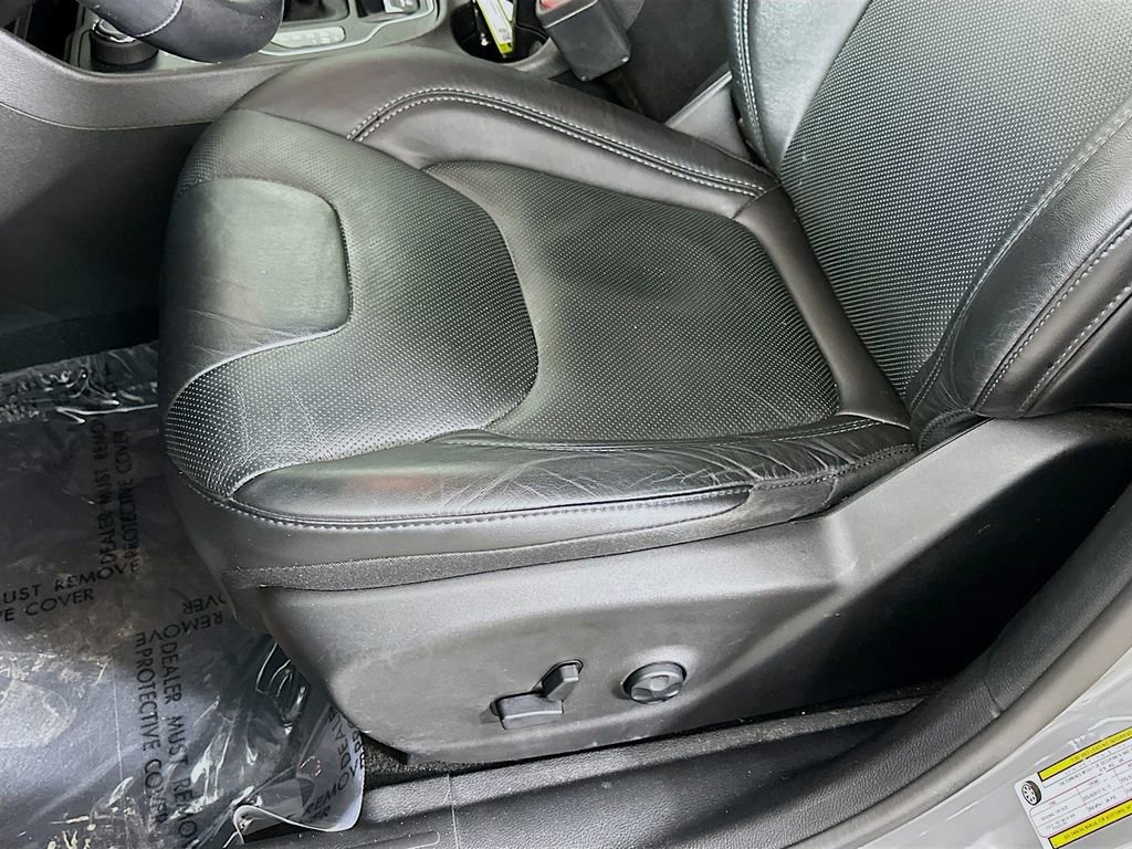 Certified 2021 Jeep Cherokee Latitude Lux image 29