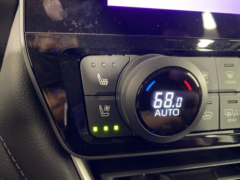 Used 2024 Toyota Grand Highlander AWD Hybrid image 17