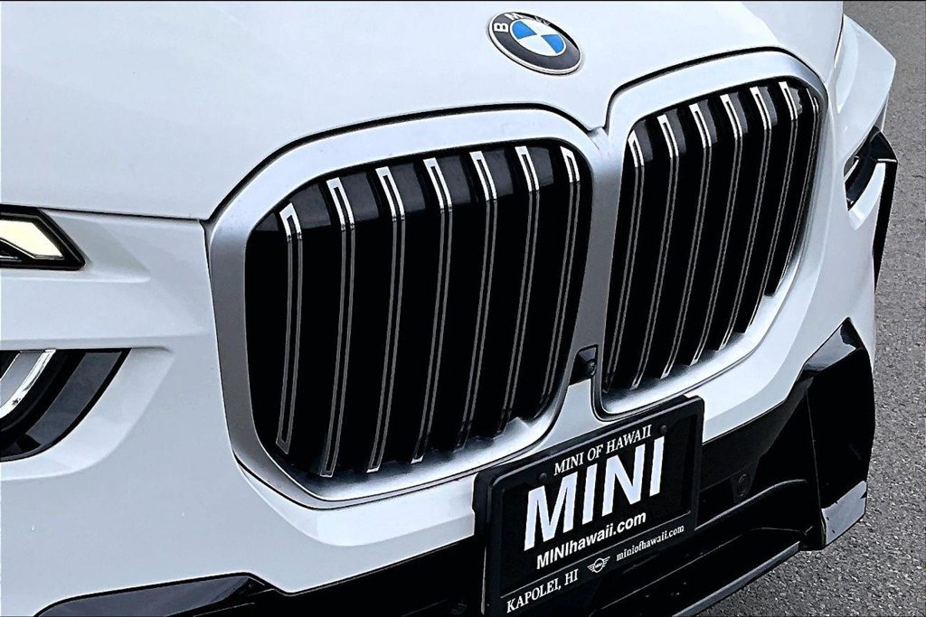 Used 2023 BMW X7 xDrive40i w/ M Sport Package AWD/4WD image 32