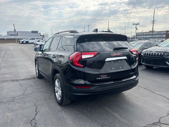 Used 2023 GMC Terrain SLE w/ Driver Convenience Package AWD/4WD image 8