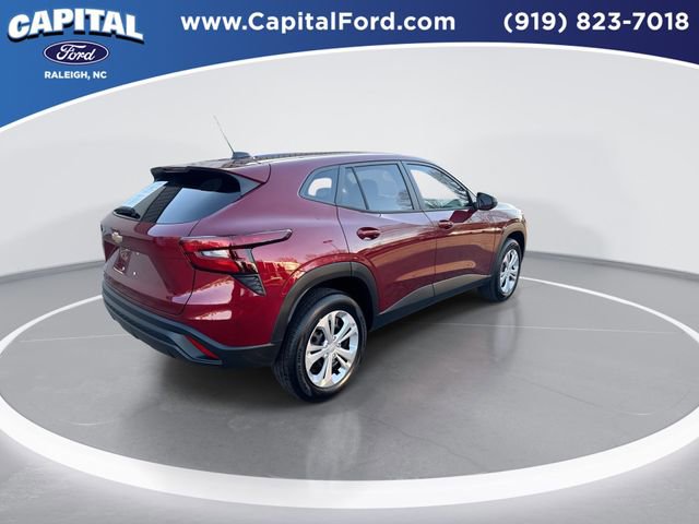Used 2025 Chevrolet Trax LS image 8