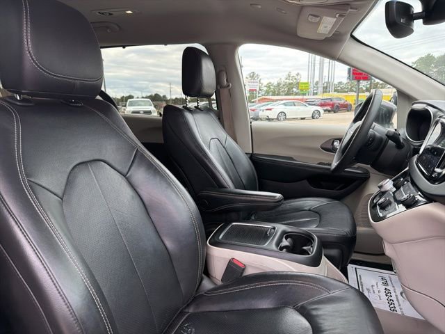 Used 2022 Chrysler Pacifica Touring-L image 29