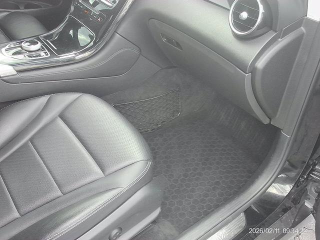 Used 2017 Mercedes-Benz GLC 300 4MATIC image 18