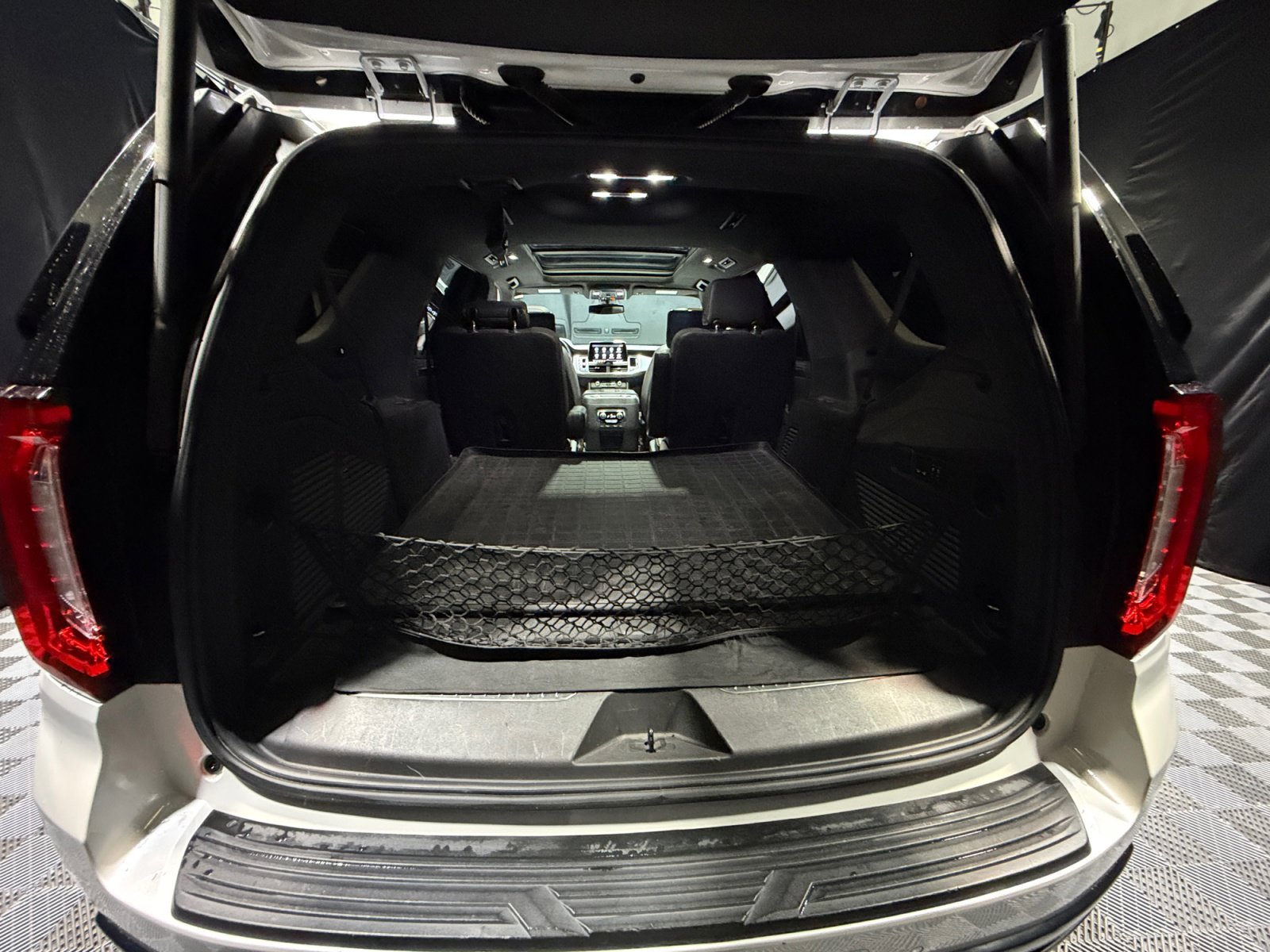 Used 2021 GMC Yukon AT4 w/ AT4 Premium Plus Package AWD/4WD image 34