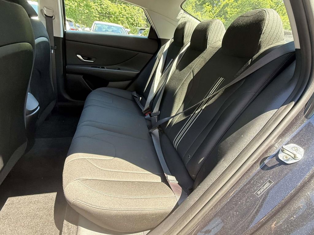 Used 2021 Hyundai Elantra SEL w/ Convenience Package FWD image 13