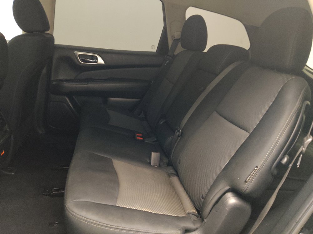 Used 2020 Nissan Pathfinder S image 18