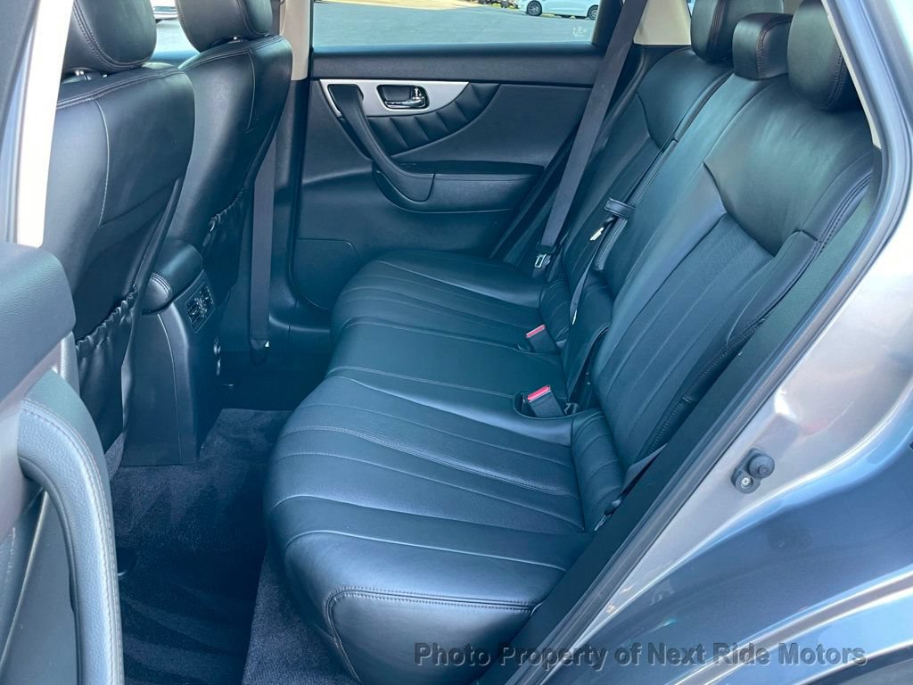 Used 2015 INFINITI QX70 AWD w/ Premium Package image 9