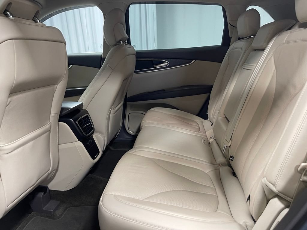 Used 2017 Lincoln MKX Reserve w/ Driver Assistance Package AWD/4WD image 25