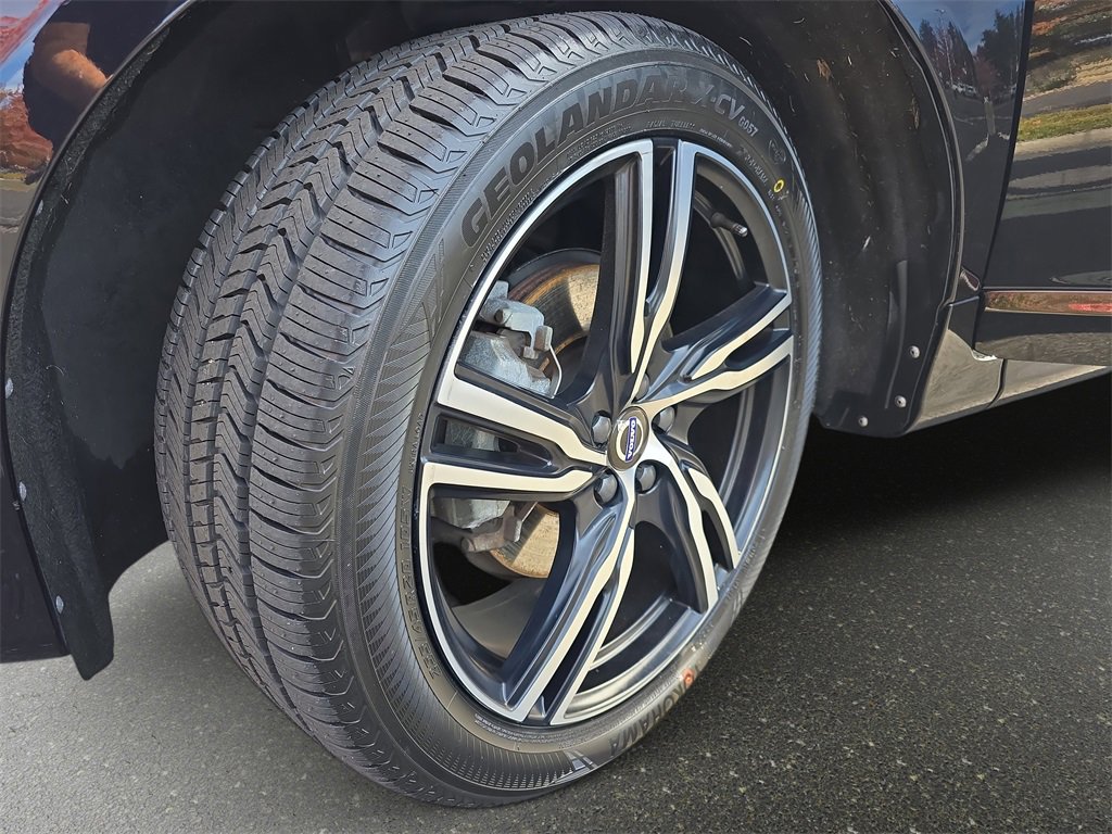 Used 2017 Volvo XC60 T6 R-Design w/ Climate Package image 37