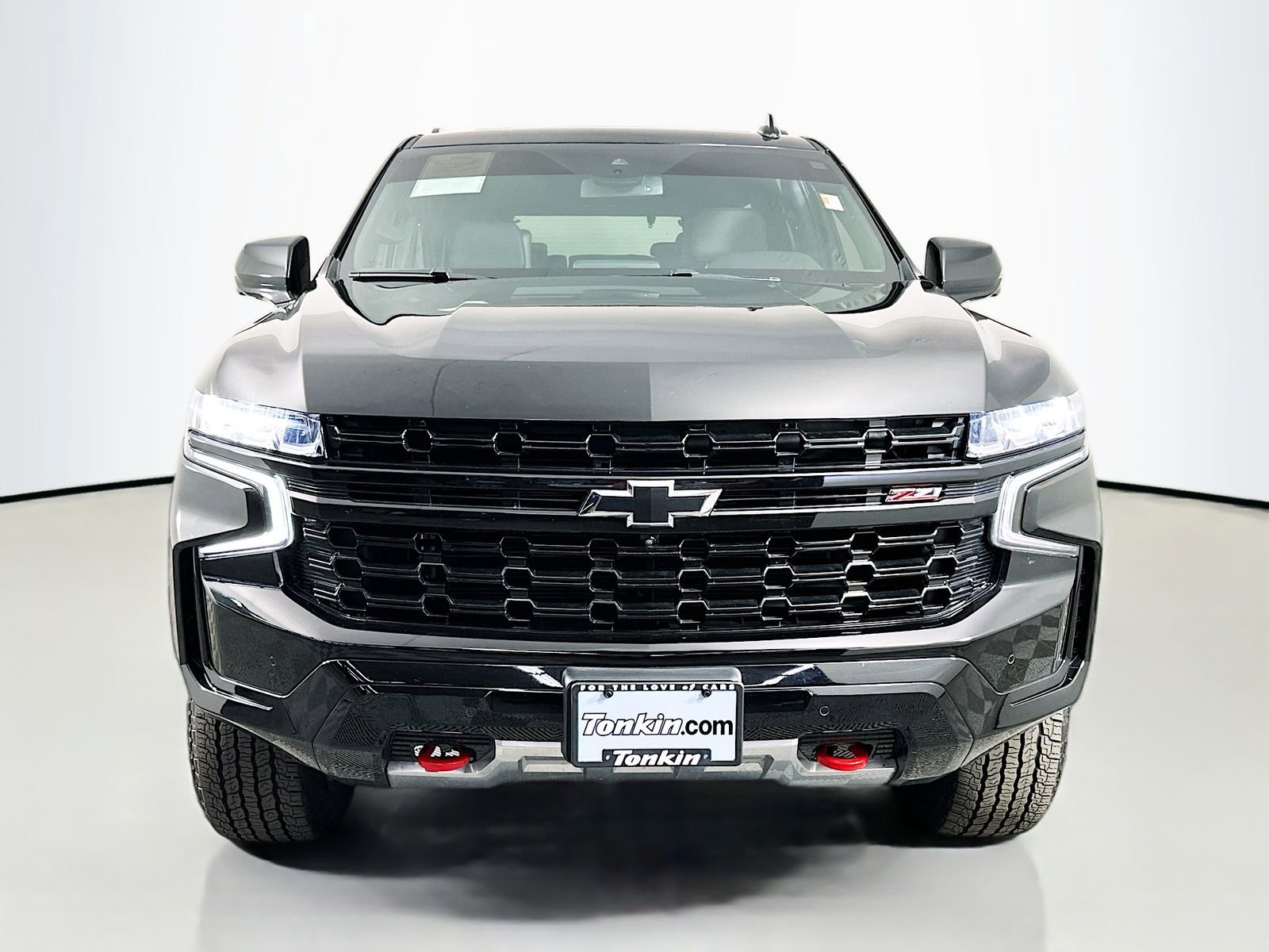 Certified 2024 Chevrolet Tahoe Z71 w/ Luxury Package AWD/4WD image 2