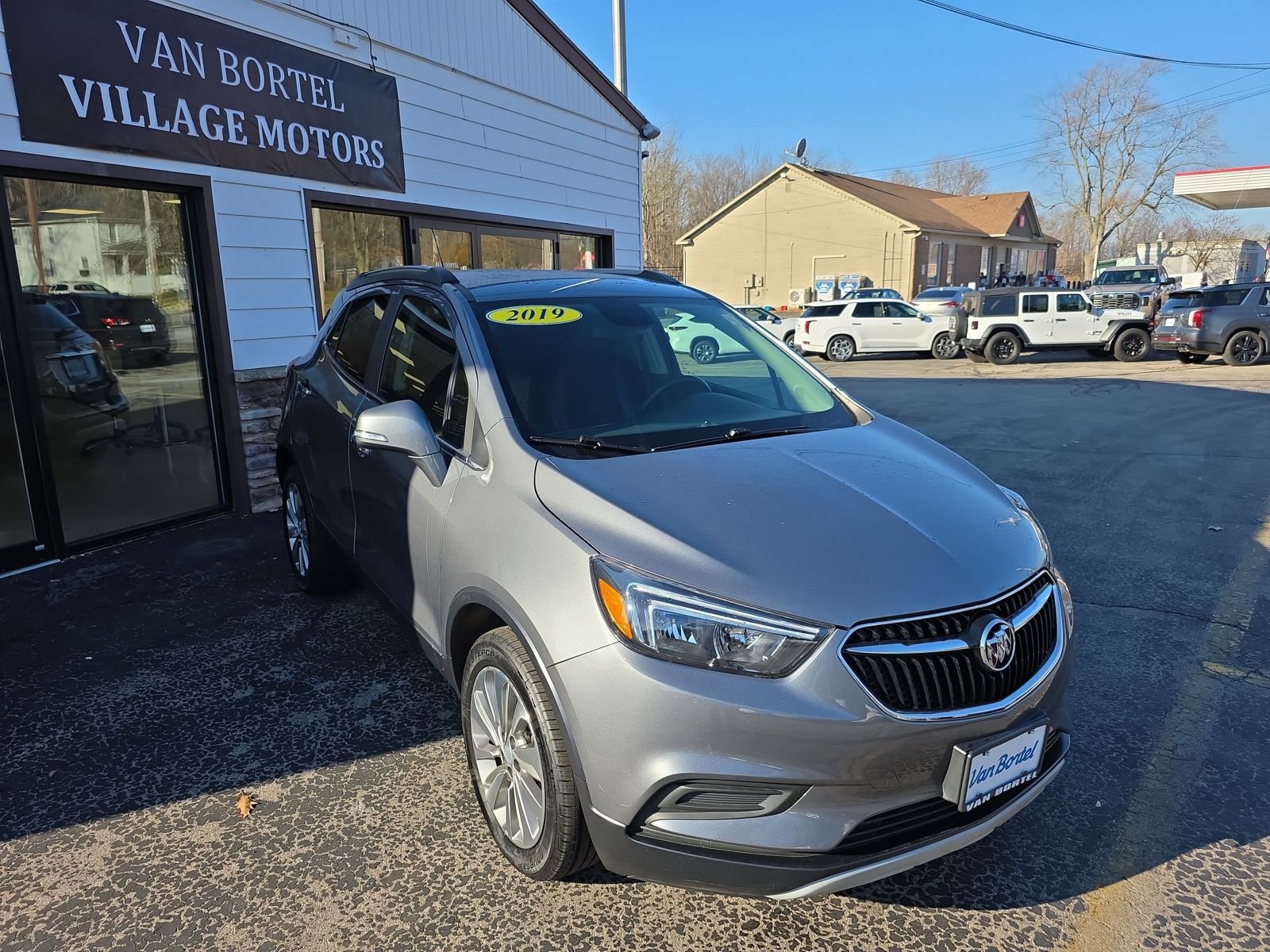 Used 2019 Buick Encore Preferred image 3