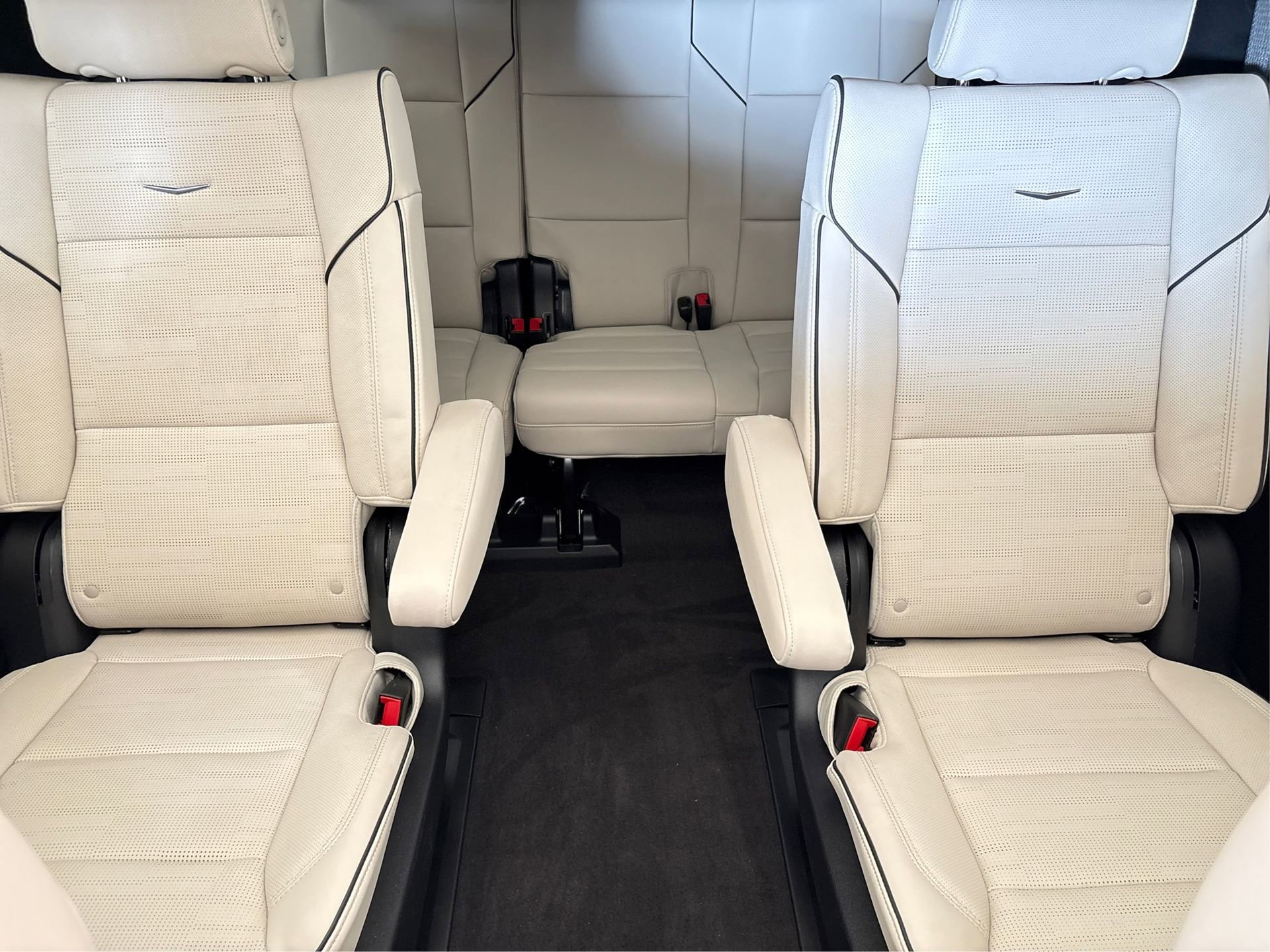 New 2025 Cadillac Escalade ESV Sport w/ Touring Package image 17