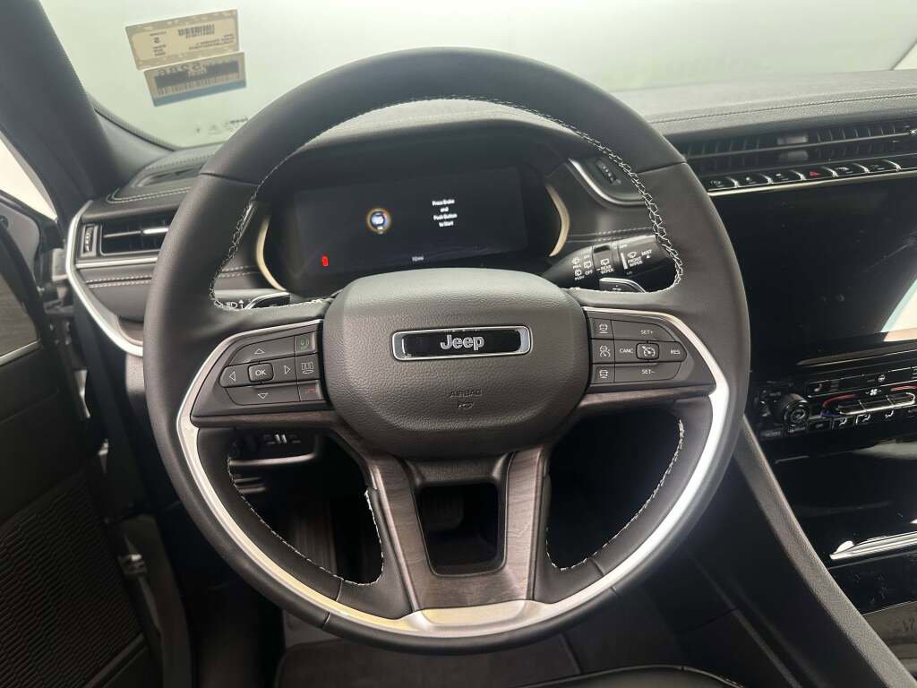 New 2025 Jeep Grand Cherokee L Limited w/ Black Appearance Package image 23