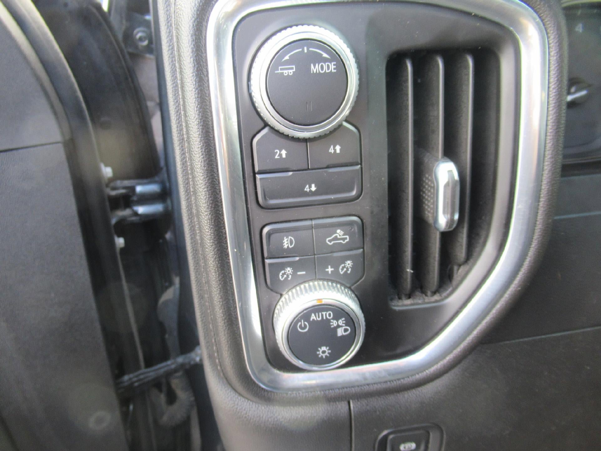 Used 2020 GMC Sierra 3500 SLE w/ SLE Value Package image 11